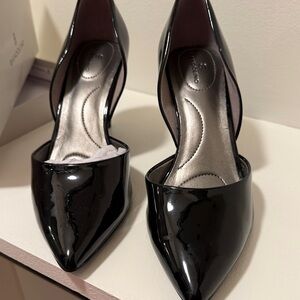 Bandolino Black Patent Heels